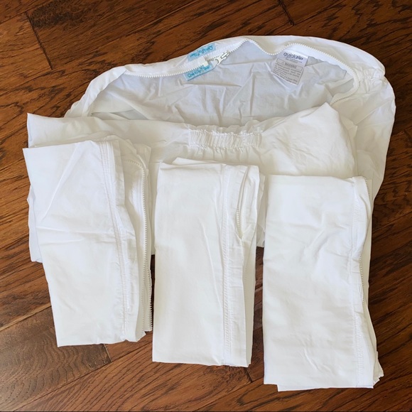 SOLD. QuickZip Crib Starter Pack. Base & 3 Zip - Picture 2 of 5